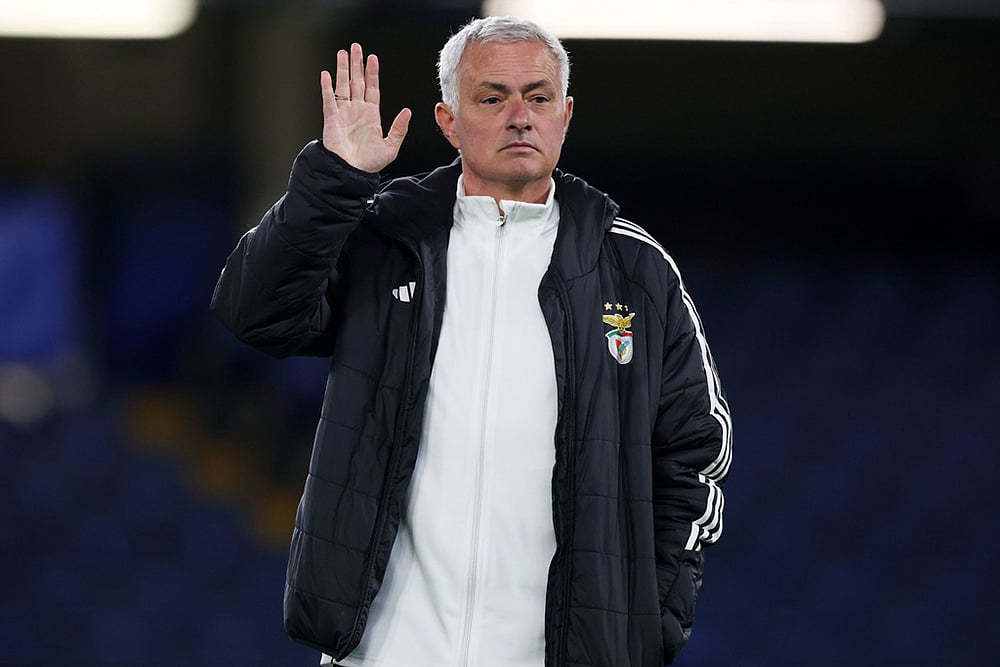 | Photo: Steven Paston/PA via AP : Benfica's head coach Jose Mourinho