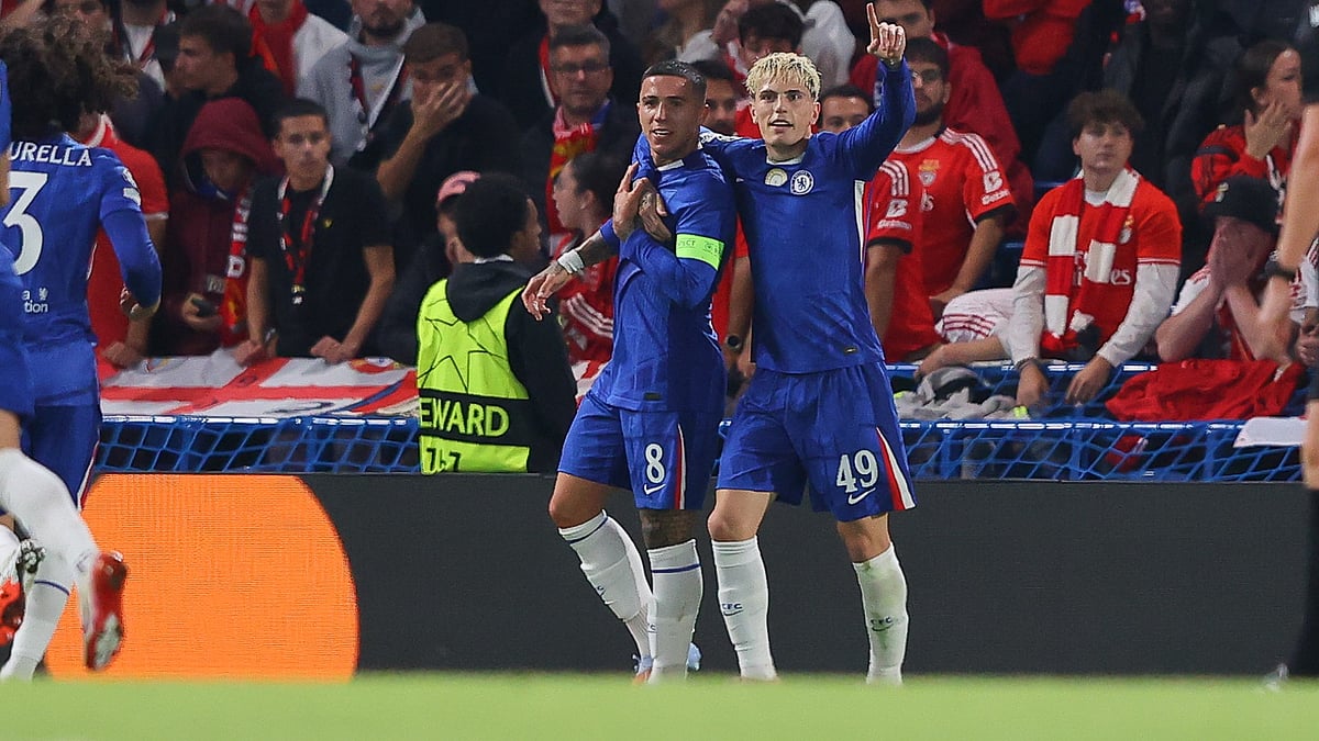 Enzo Fernandez and Alejandro Garnacho celebrate Chelsea's goal