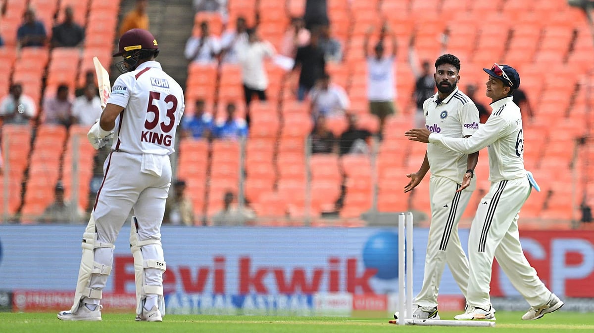X/ RcbianOfficial : Mohammed Siraj Celebrates Ronaldo-Style After Capitalizing On Brandon King Brainfade In IND Vs WI 1st Test, Watch Video