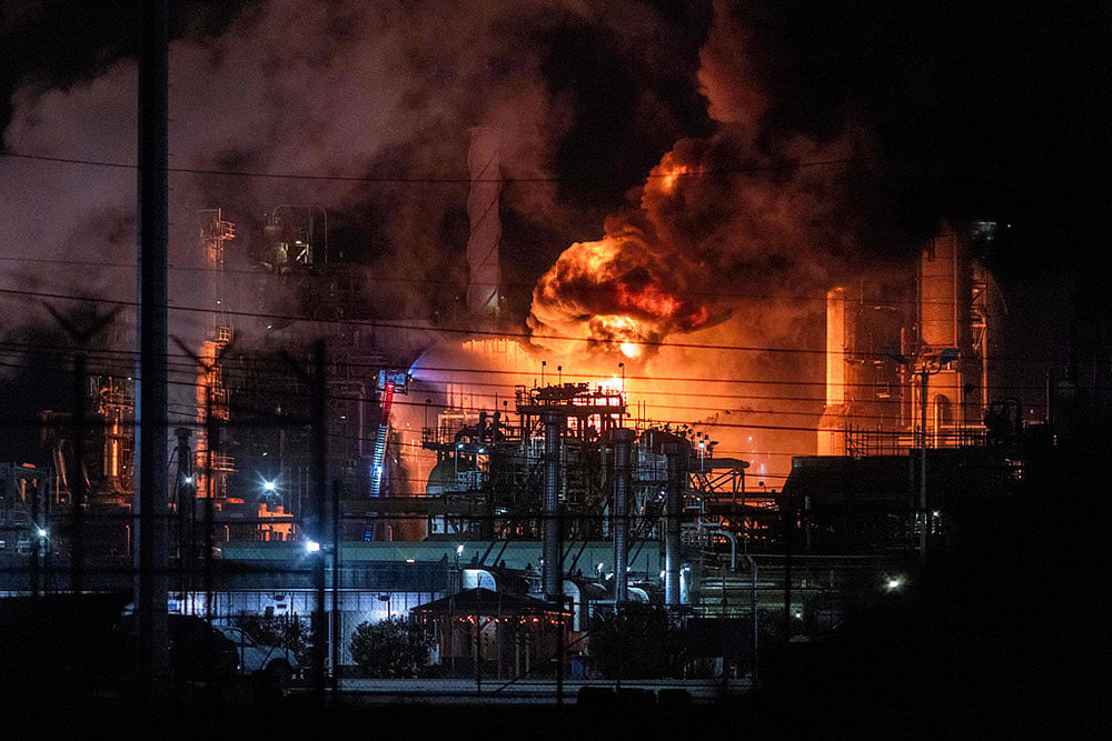 | Photo: AP/Ethan Swope : Ukraine’s military confirmed it had targeted the Afipsky refinery in Russia’s Krasnodar region—one of the country’s major suppliers of diesel and aviation fuel for the war effort. (for representative purposes)