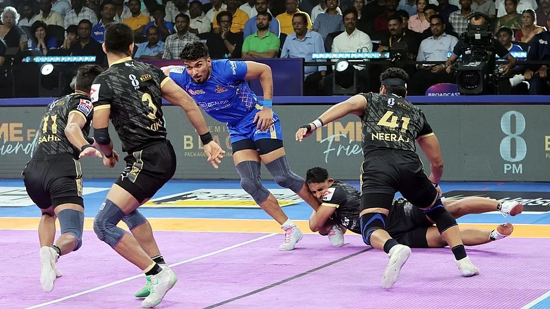 PKL 12: Dabang Delhi KC Reclaim Top Spot After Thrashing UP Yoddhas