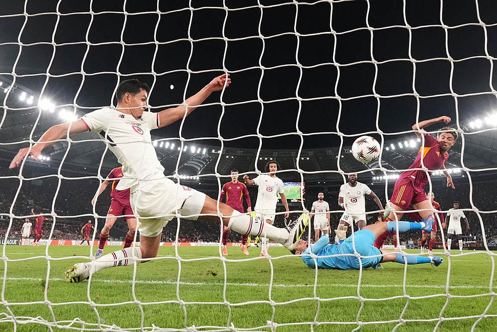 UEFA Europa League soccer match AS Roma vs Lille_Neil El Aynaoui