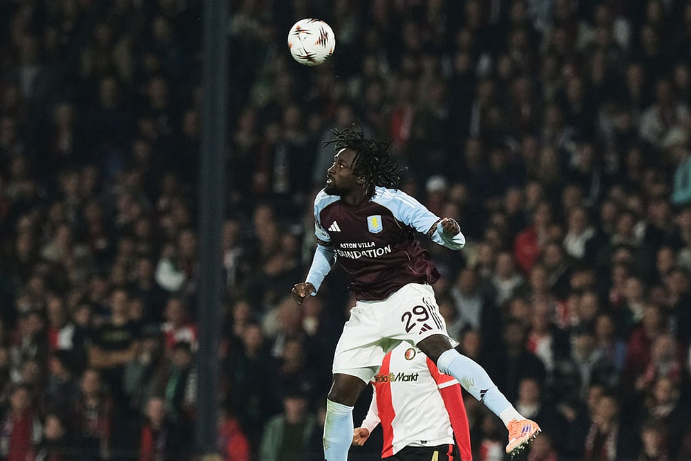 UEFA Europa League 2025-26 soccer match Feyenoord vs Aston Villa_Evann Guessand