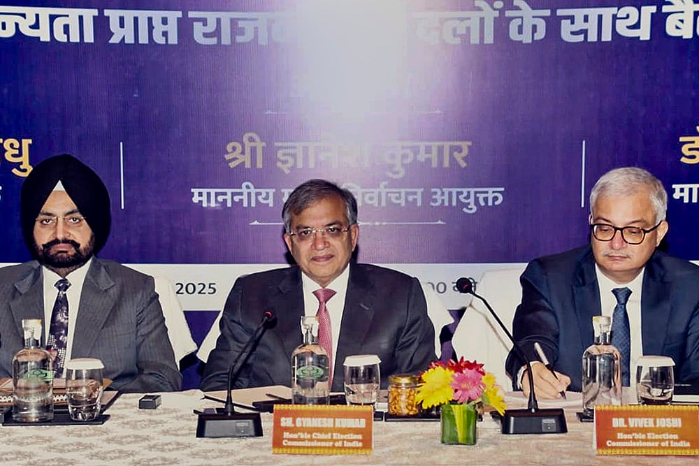 | Photo: @ECISVEEP/X via PTI 