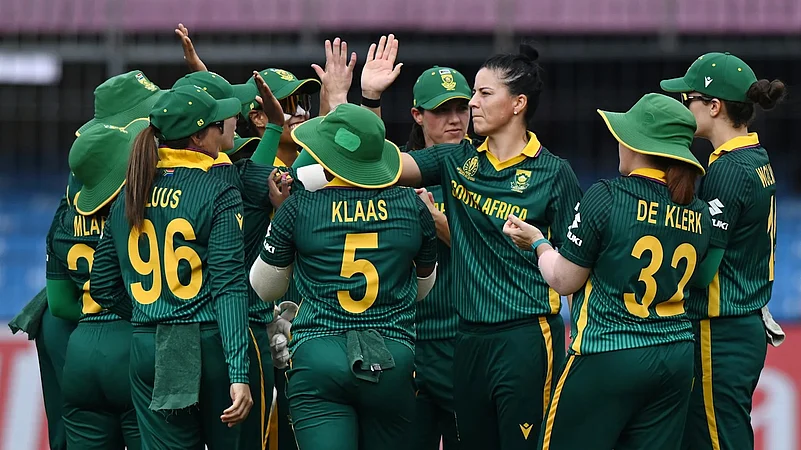 New Zealand Vs South Africa ICC Womens World Cup 2025 Marizanne Kapp First-Ball Wicket Suzie Bates