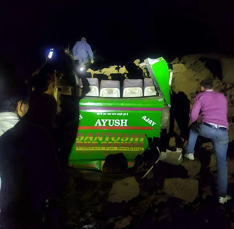 The National Disaster Response Force (NDRF), local police, and district administration teams are working tirelessly at the site, despite challenging weather conditions. Authorities have urged travelers to avoid hilly stretches as heavy rain continues to affect the region.
- Outlook India