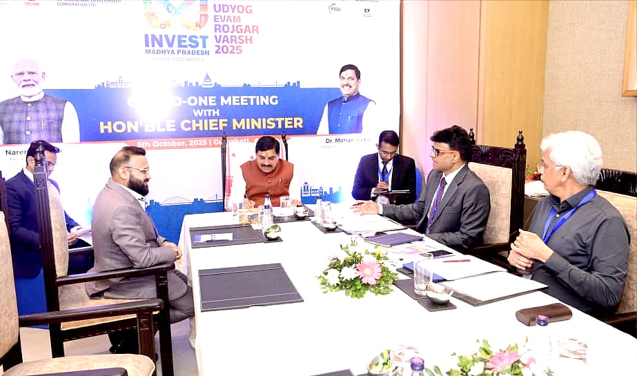 Chief Minister Dr. Mohan Yadav held discussions with leading industrialists and investors