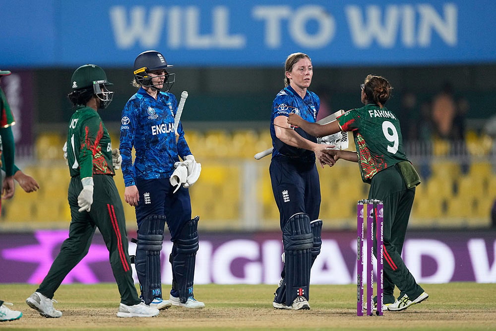 ICC Women Cricket World Cup 2025 BAN-W Vs ENG-W match_Charlotte Dean