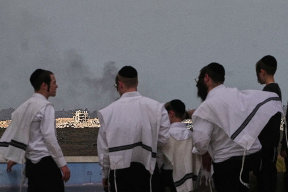 Gaza war Israel Hamas peace deal photo gallery_Jewish men