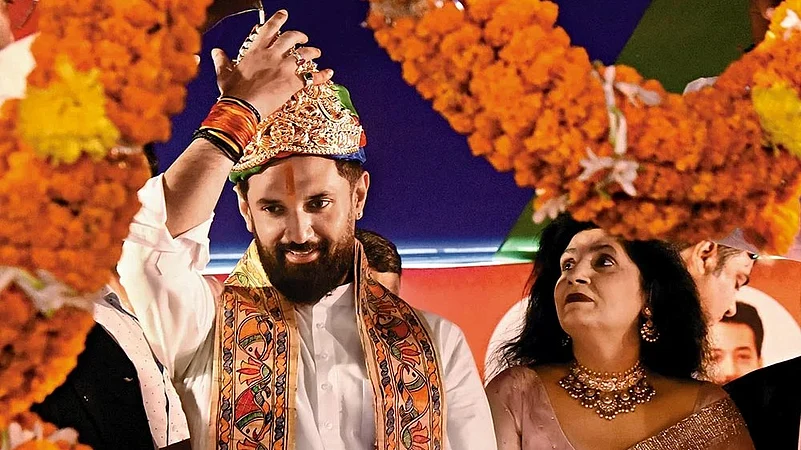 Chirag Paswan being honoured during the foundation day of his party in Patna