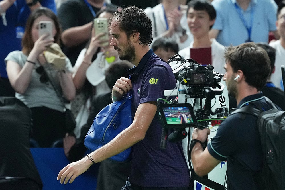 | Photo: AP/Andy Wong : Shanghai Masters: Arthur Rinderknech vs Daniil Medvedev