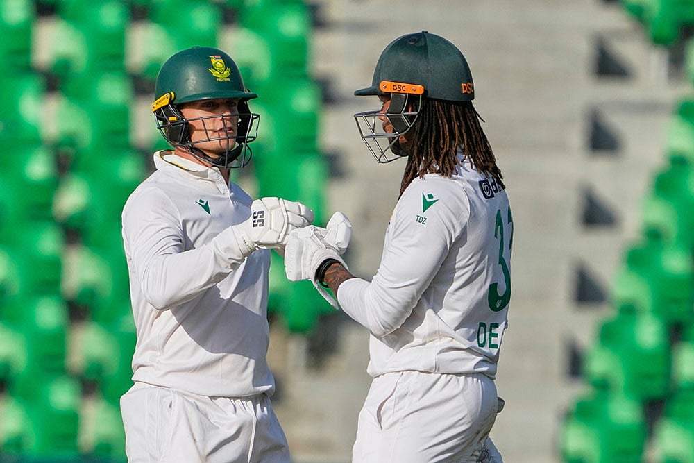 | Photo: AP/K.M. Chaudary : Pakistan vs South Africa 1st Test Day 2
