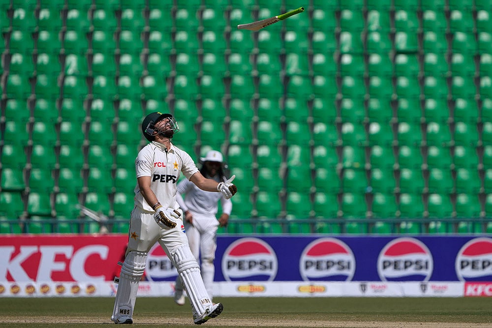 South Africa tour of Pakistan 1st test day 2 photos from Lahore_Salman Ali Agha