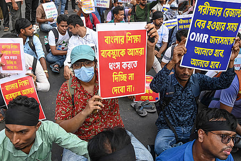 West Bengal's SLST 2 job aspirants protest