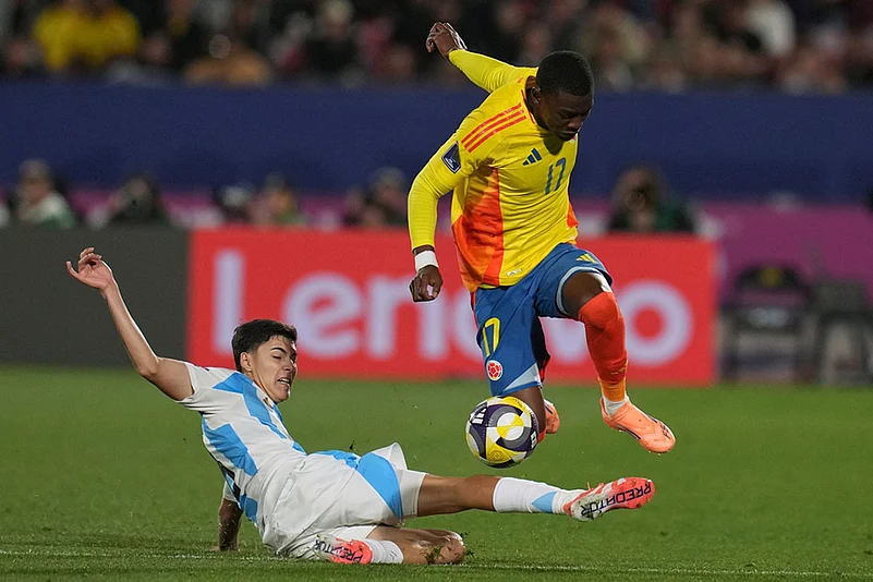 FIFA U-20 World Cup semifinal soccer match Argentina Vs Colombia photos_Juan Arizala