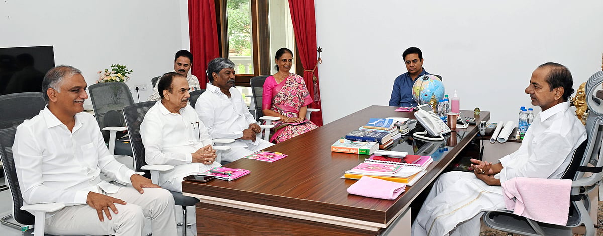 ANI : K. Chandrashekar Rao announces Maganti Sunitha Gopinath as the party™s candidate Hyderabad, Sep 26 (ANI): BRS party chief K. Chandrashekar Rao (KCR) announces Maganti Sunitha Gopinath as the party™s candidate for the upcoming Jubilee Hills constituency by-election, in Hyderabad on Friday.