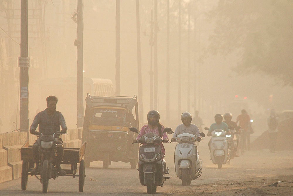 | Photo: PTI : Delhi-NCR air quality worsens
