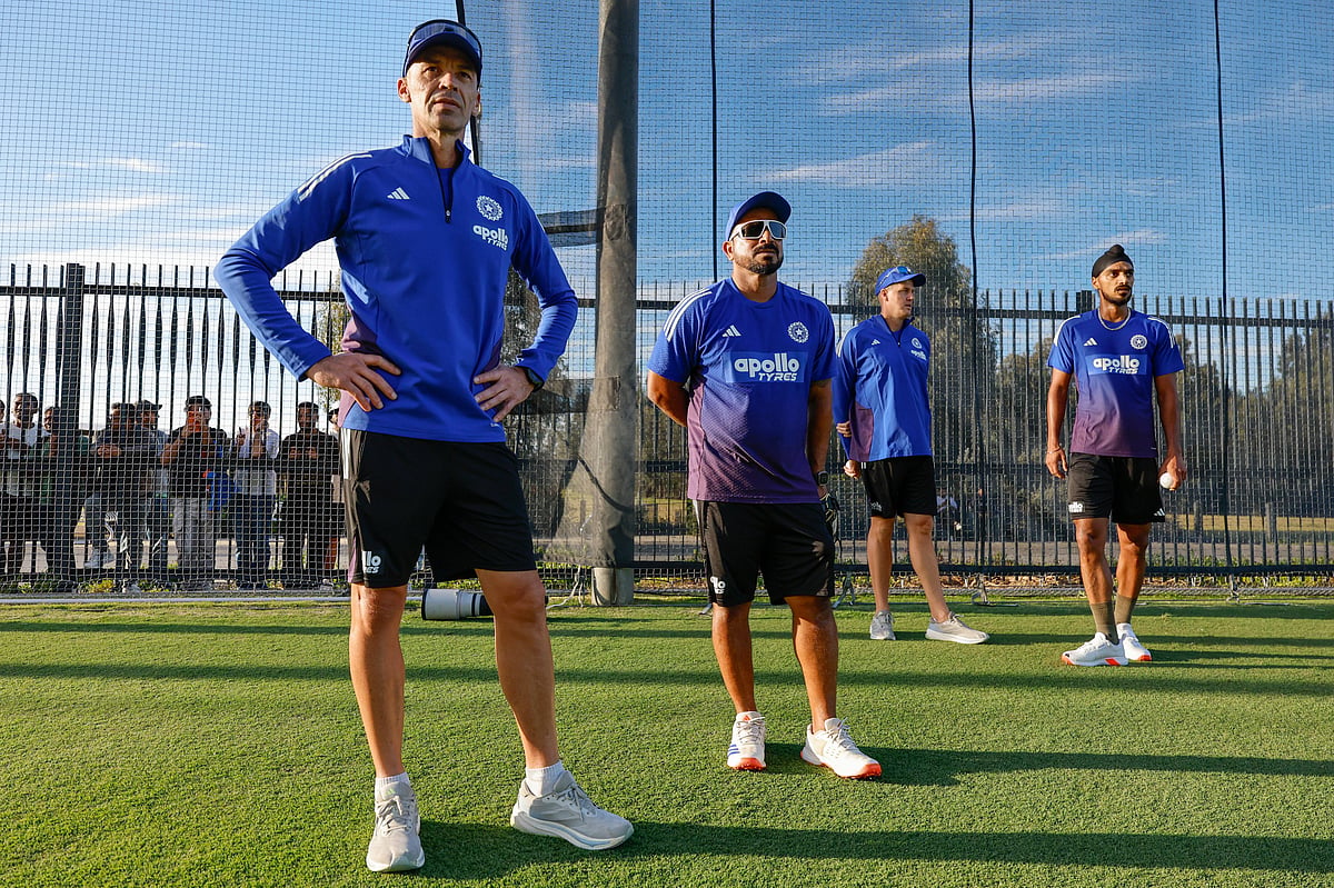 India Vs Australia Cricket 2025 IND Vs Aus 1st ODI Team India practice session_coaching staff 
