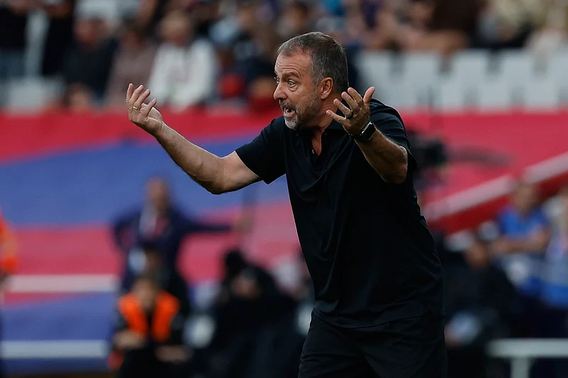 Spain soccer La liga Barcelona vs Girona match photos_Hansi Flick