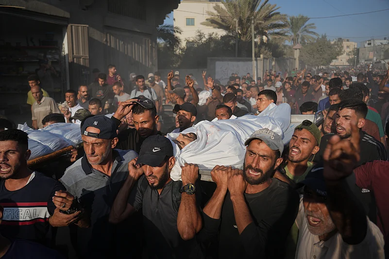 Israel Hamas ceasefire, US diplomacy Gaza, Netanyahu airstrikes, Trump Middle East peace