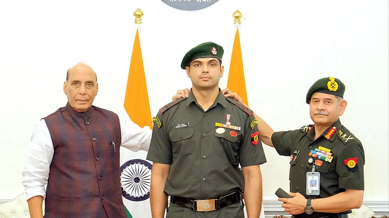 Neeraj Chopra Conferred Honorary Lieutenant Colonel Rank In Indian Army – Watch