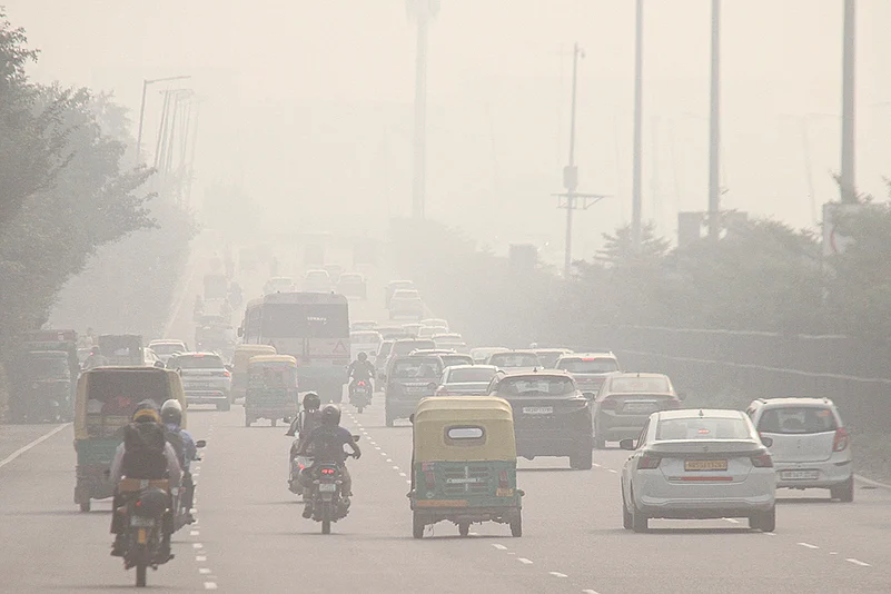 Weather: Low visibility in Gurugram