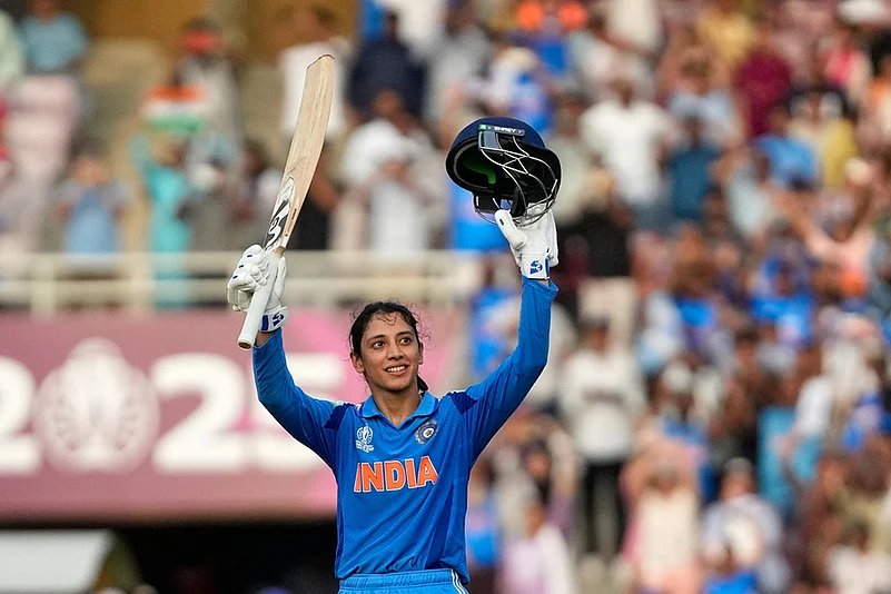India Womens Cricket world cup 2025 IND-W vs NZ-W ODI match photos_Smriti Mandhana