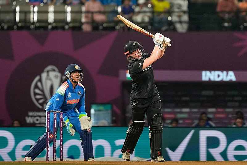 India Womens Cricket world cup 2025 IND-W vs NZ-W ODI match photos_Georgia Plimmer