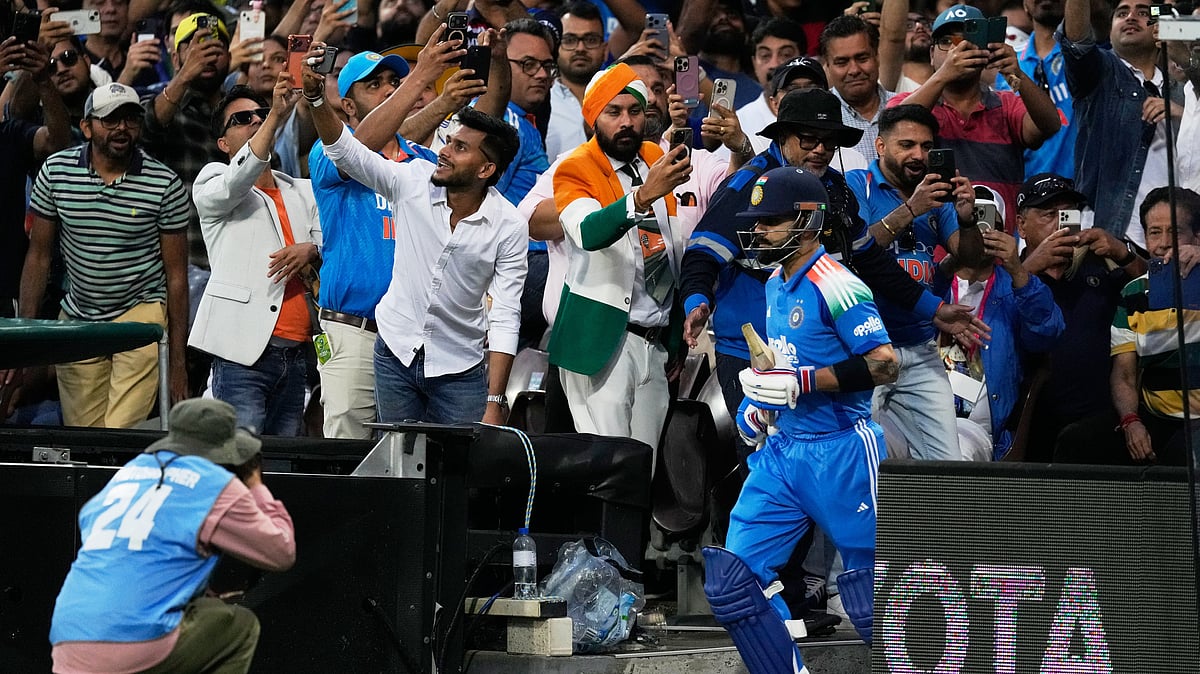 India's Virat Kohli runs out to bat against Australia during their One Day International cricket match in Sydney, Australia, Saturday, Oct. 25, 2025. - (AP Photo/Rick Rycroft)