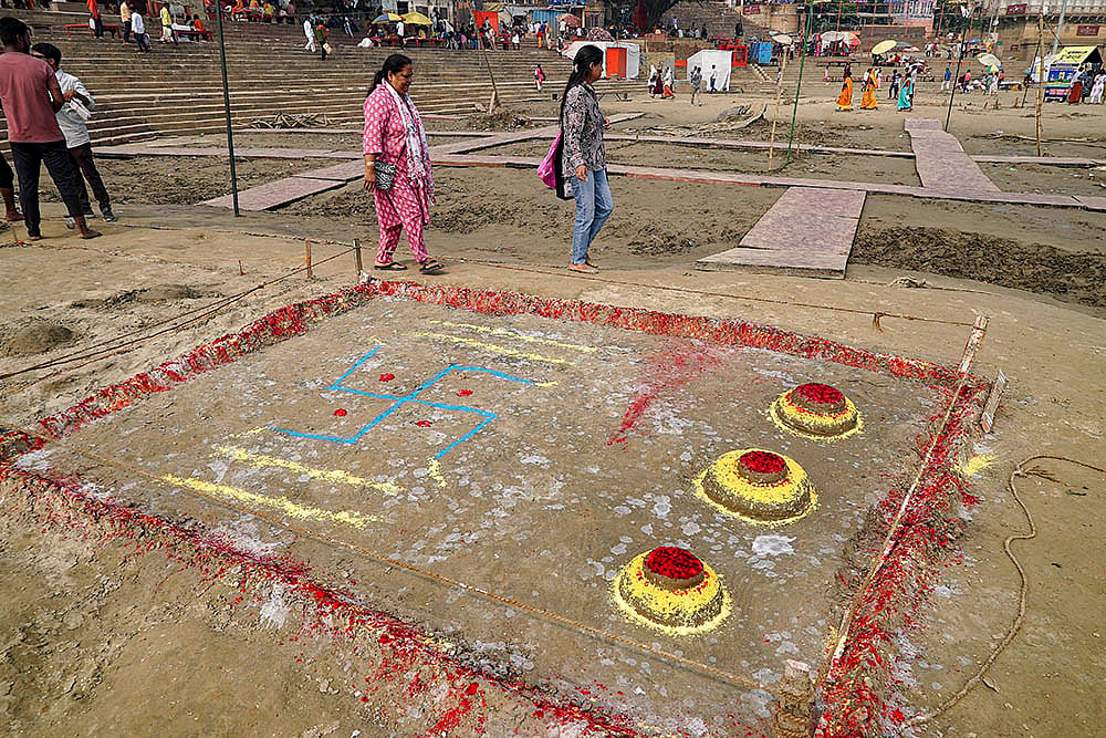 | Photo: PTI : Nepalese observe Chhath festival with fanfare 