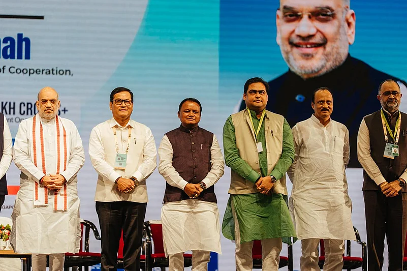Mohan Charan Majhi and Amit Shah at the India Maritime Week