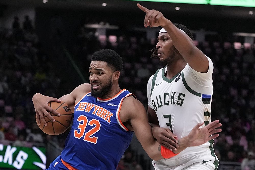 NBA 2025 Milwaukee Bucks Vs New York Knicks basketball game_Karl-Anthony Towns