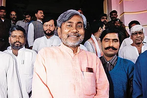 | Photo: Jitender Gupta : Paltu Chacha: Due to his frequent flip-flops, Nitish Kumar has earned this nickname