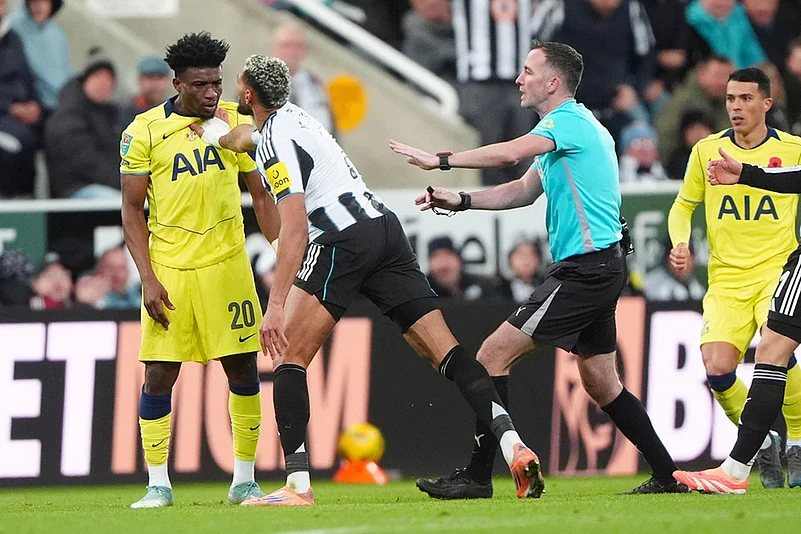 EFL Cup 2025-26 Fourth Round Newcastle United vs Tottenham Hotspur: Joelinton