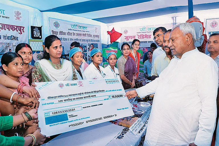 Eye on Voters: Chief Minister
Nitish Kumar at a stall set up by JEEViKa didis in Muzaffarpur - | Source: X
