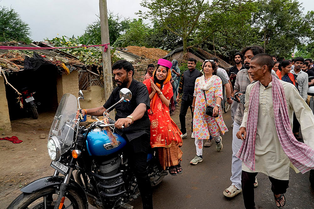 Bihar assembly elections 2025: Maithili thakur during election campaign