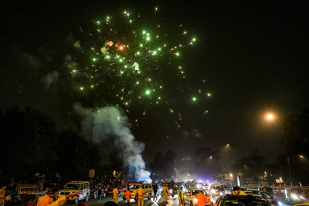 Indian cricket team wins ICC Womens World Cup 2025 fan celebration photo_People celebrate