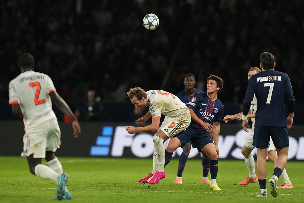 UEFA champions League 2025-26 soccer PSG Vs Bayern Munich_Joao Neves, Harry Kane 