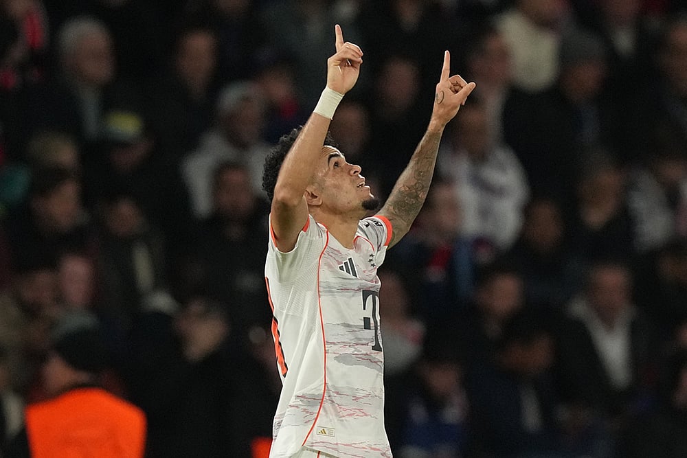 UEFA champions League 2025-26 soccer PSG Vs Bayern Munich_ Luis Diaz celebrates goal