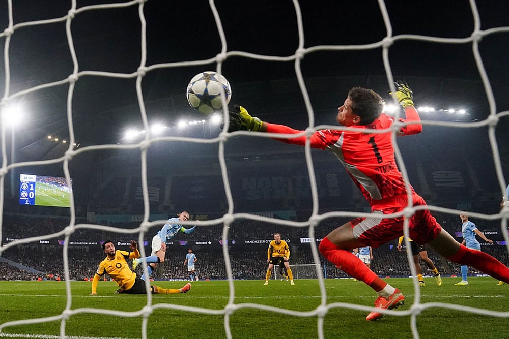 Champions League Soccer Match: Manchester City vs Borussia Dortmund