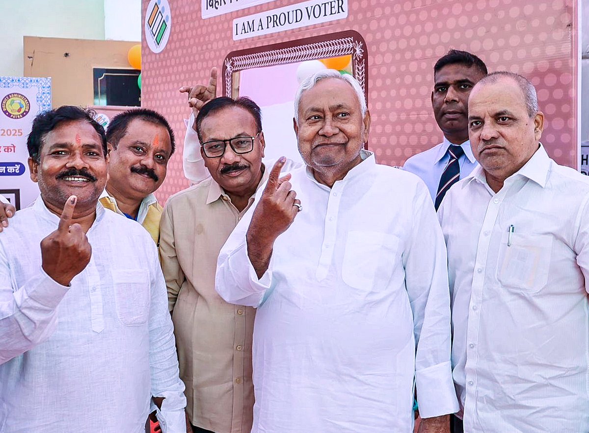 Bihar Chief Minister Nitish Kumar casts his vote - -
