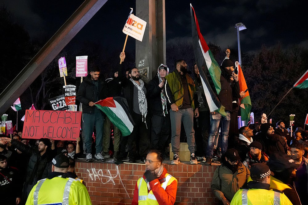 Europa League-Aston Villa Vs Maccabi Tel Aviv-pro-Palestinian protest