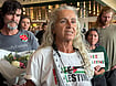  IMAGO / AAP  : Madeleine Habib arrives home after her time in an Israeli jail at Hobart Internal Airport in Hobart, Tasmania, on Tuesday, October 14, 2025. Madeleine Habib, who was taken by Israel after her attempt to sail to Gaza, said her time in an Israeli jail was degrading