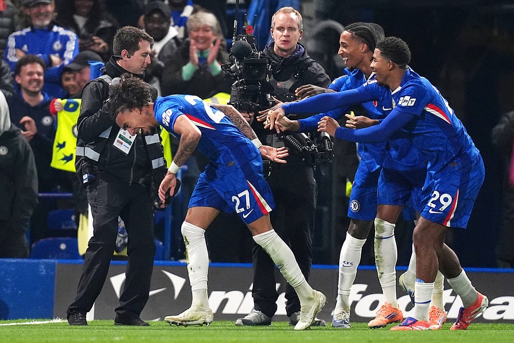 Premier League 2025-26 Chelsea vs Wolves- Malo Gusto