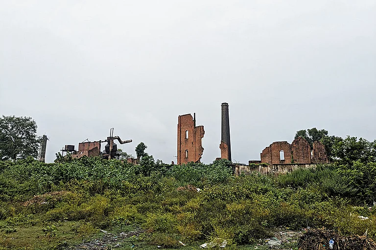 Ghosts of the Past: There are many abandoned industries across Bihar - | Photo: Umesh Kumar Ray