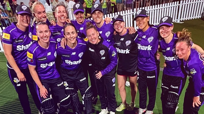 HBH-W Win By 6 Wickets Through Wyatt-Hodge & Nicola Carey Knocks