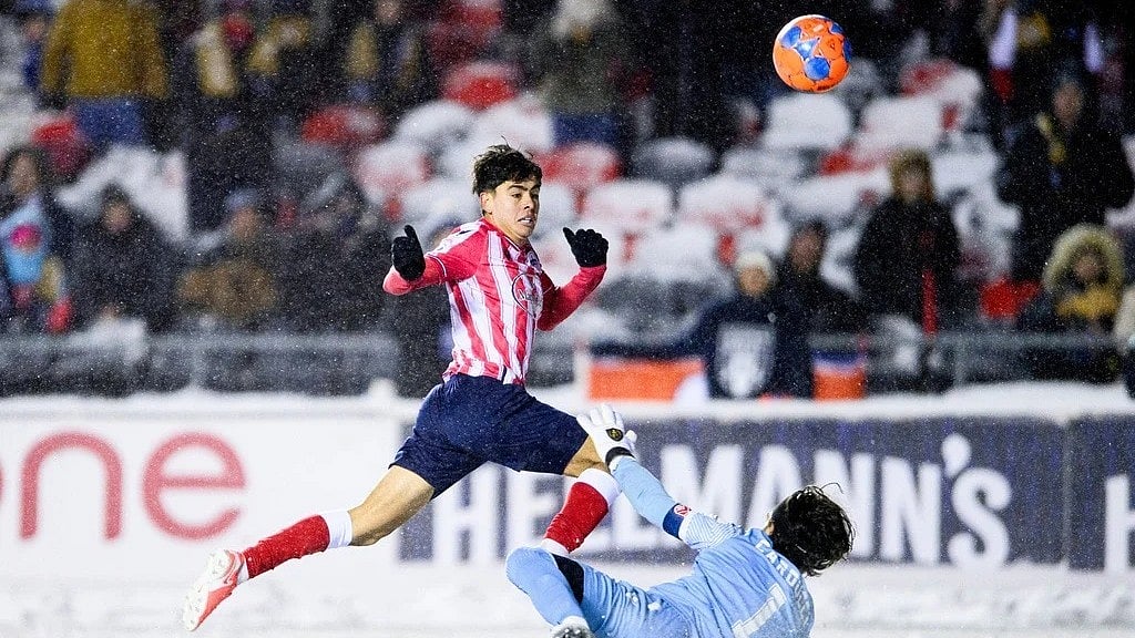 Ottawas David Rodriguez Scores With Stunning Icicle Kick Against Cavalry FC 