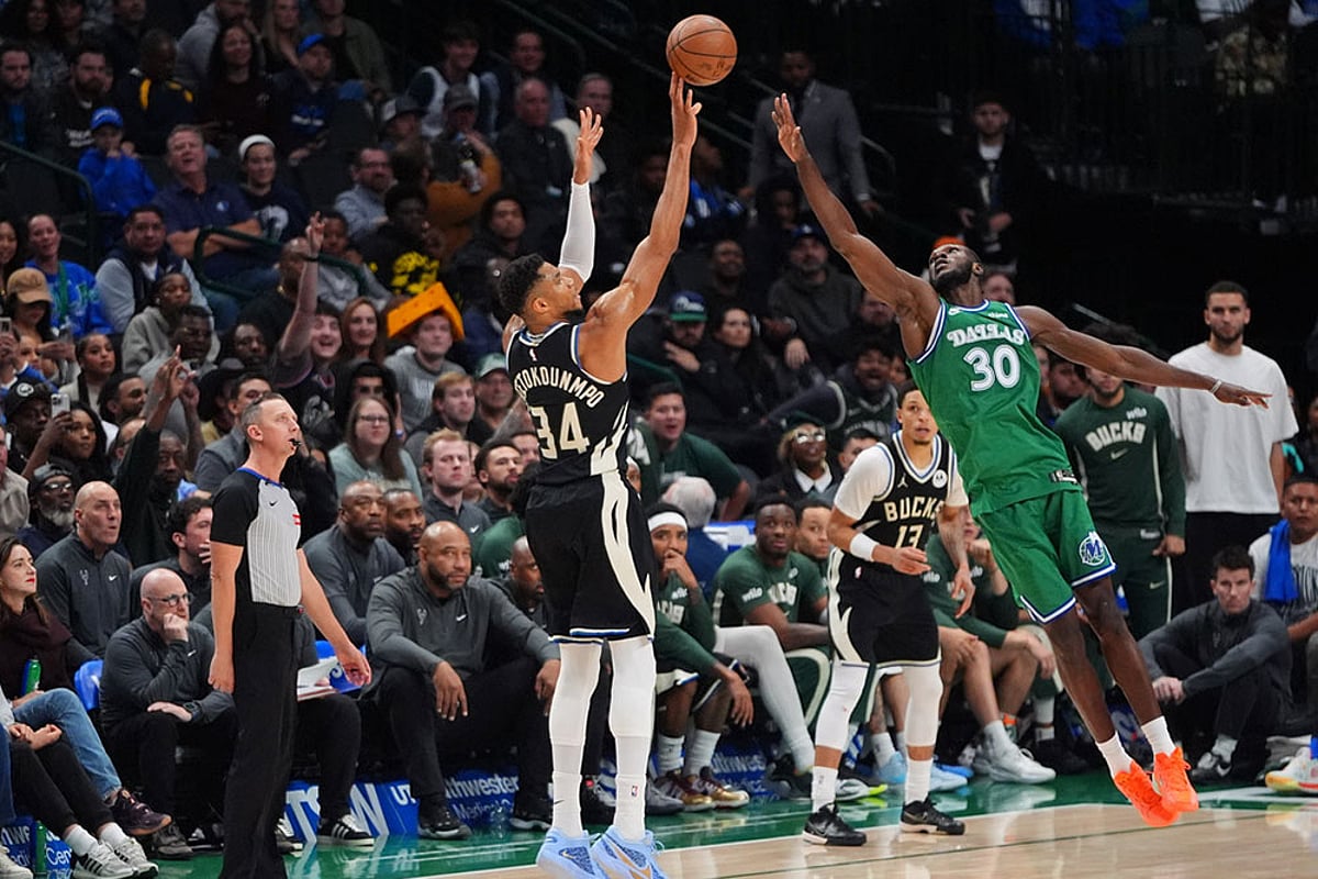 NBA: Dallas Mavericks vs Milwaukee Bucks