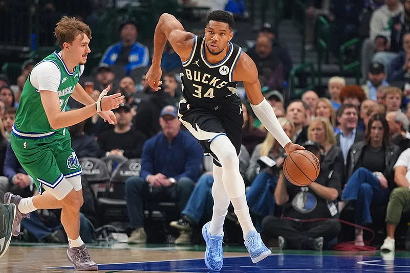 NBA Basketball Championship: Milwaukee Bucks vs Dallas Mavericks