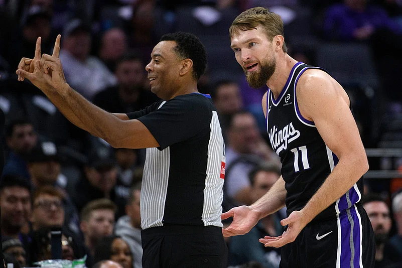 NBA basketball Sacramento Kings Vs Denver Nuggets-Domantas Sabonis
